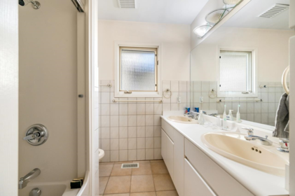 5942 Laurel Street, Vancouver, BC, Vancouver — Single Family Residence for sale