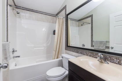 Hallway Photo of 2055 Lion Court, Abbotsford, BC