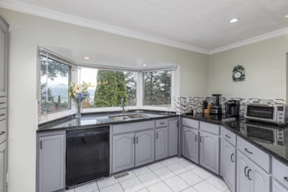 Primary Bathroom Photo of 2055 Lion Court, Abbotsford, BC