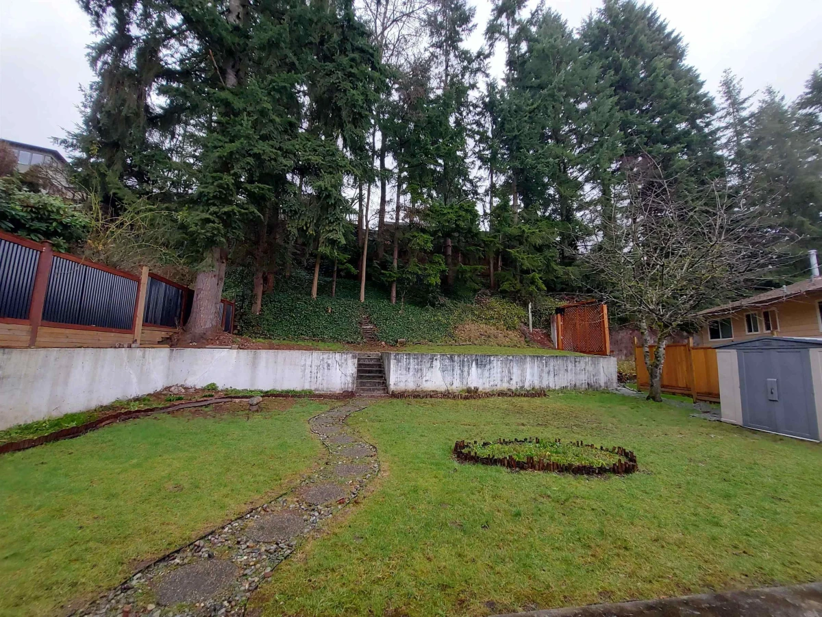 Breakfast Nook Photo of 2519 Penshurst Court, Coquitlam, BC