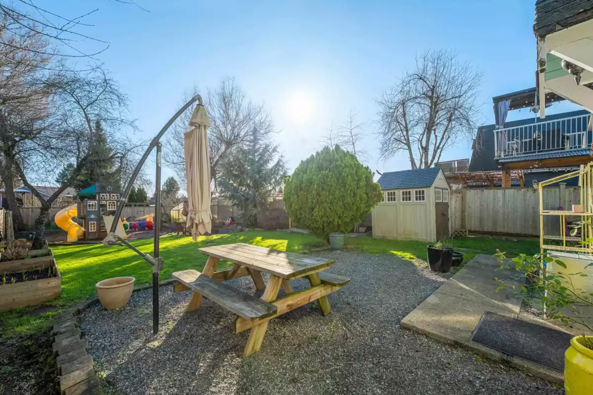 Front Yard Photo of 19952 68 Avenue, Langley, BC