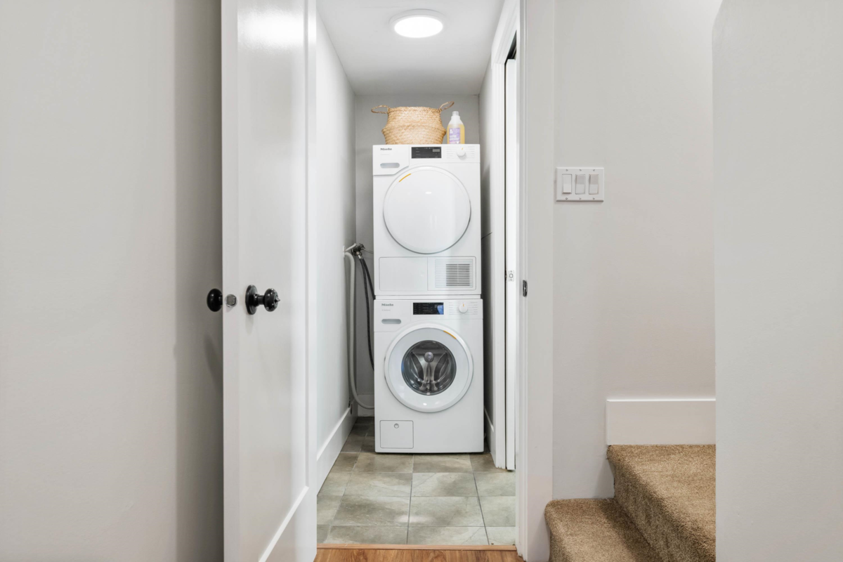 Guest Bathroom Photo of 19952 68 Avenue, Langley, BC