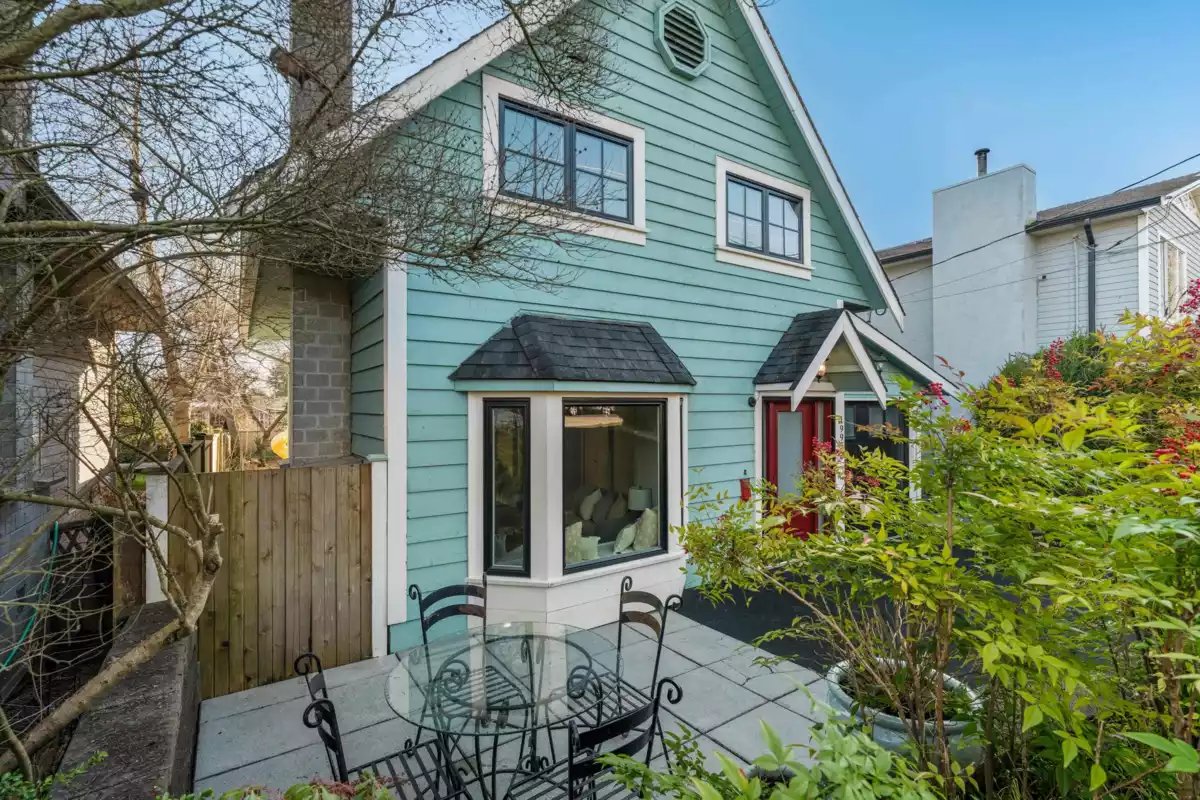 Living Room Photo of 19952 68 Avenue, Langley, BC