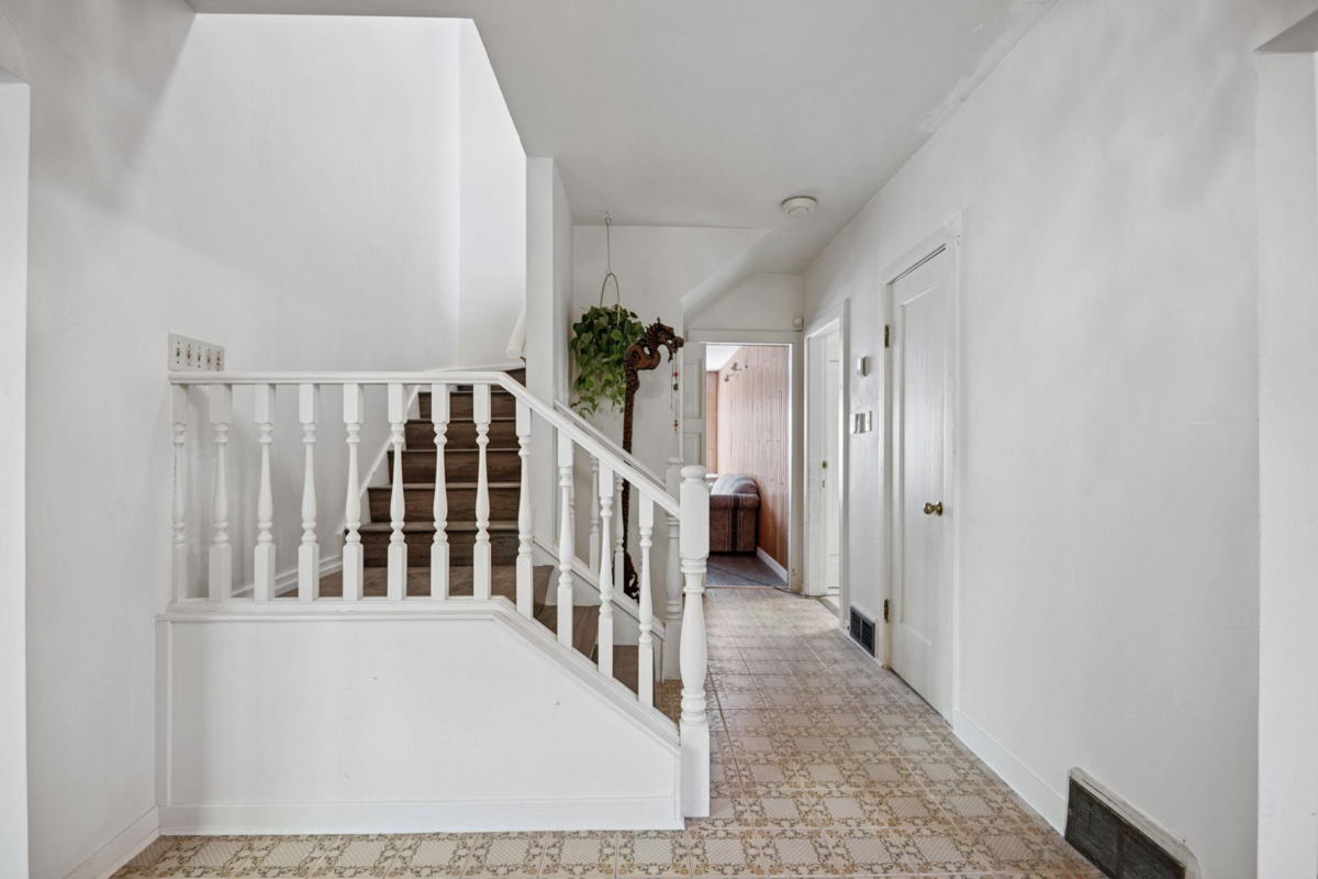 Kitchen Photo of 4470 Osler Street, Vancouver, BC