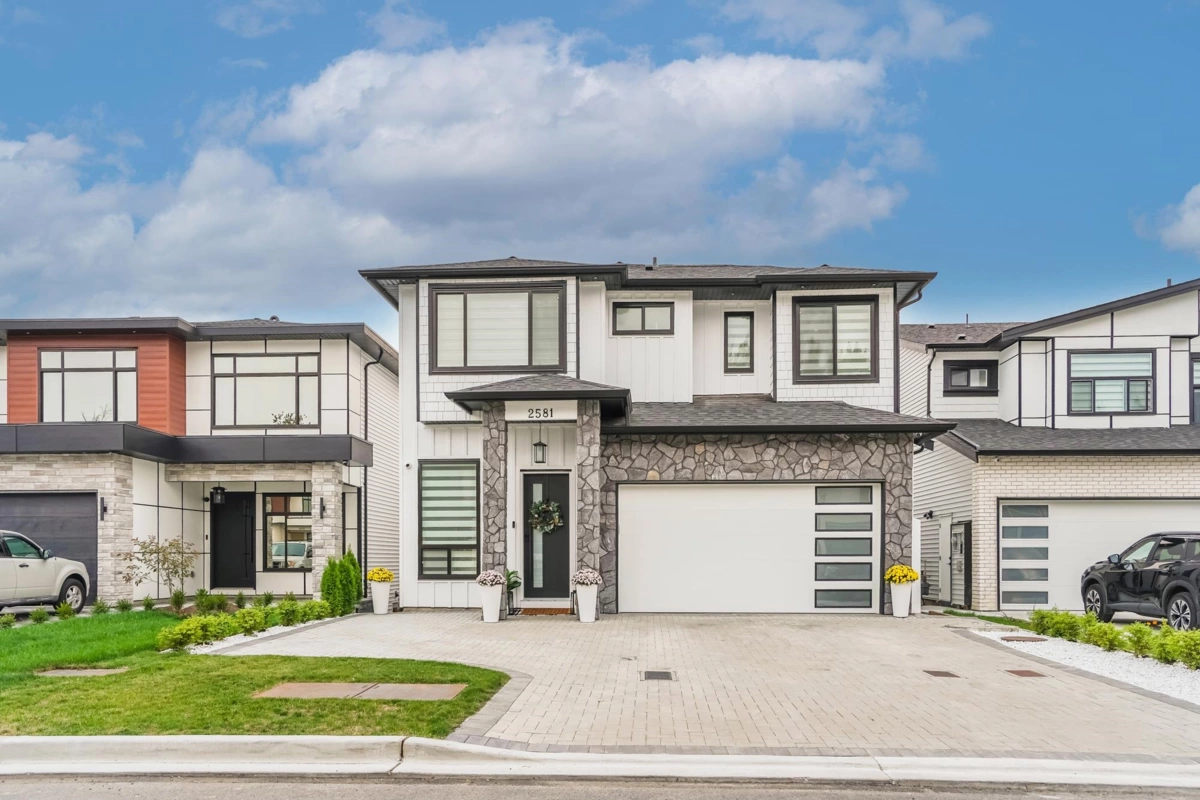 Exterior Front Photo of 2581 Terminal Court, Abbotsford, BC