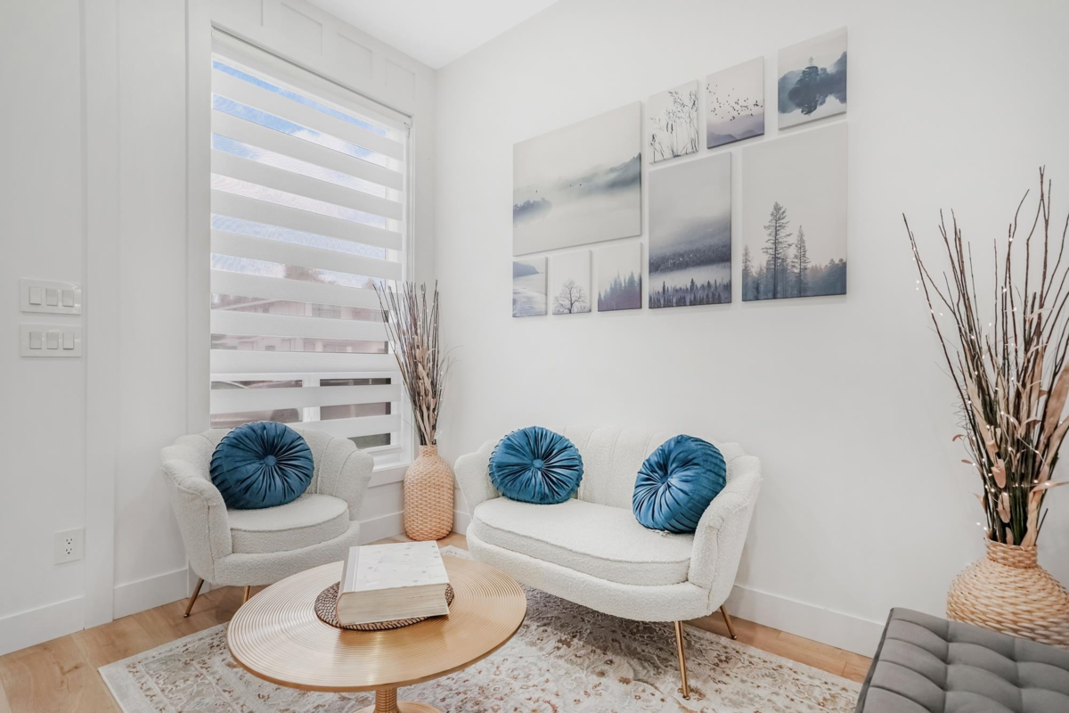 Living Room Photo of 2581 Terminal Court, Abbotsford, BC