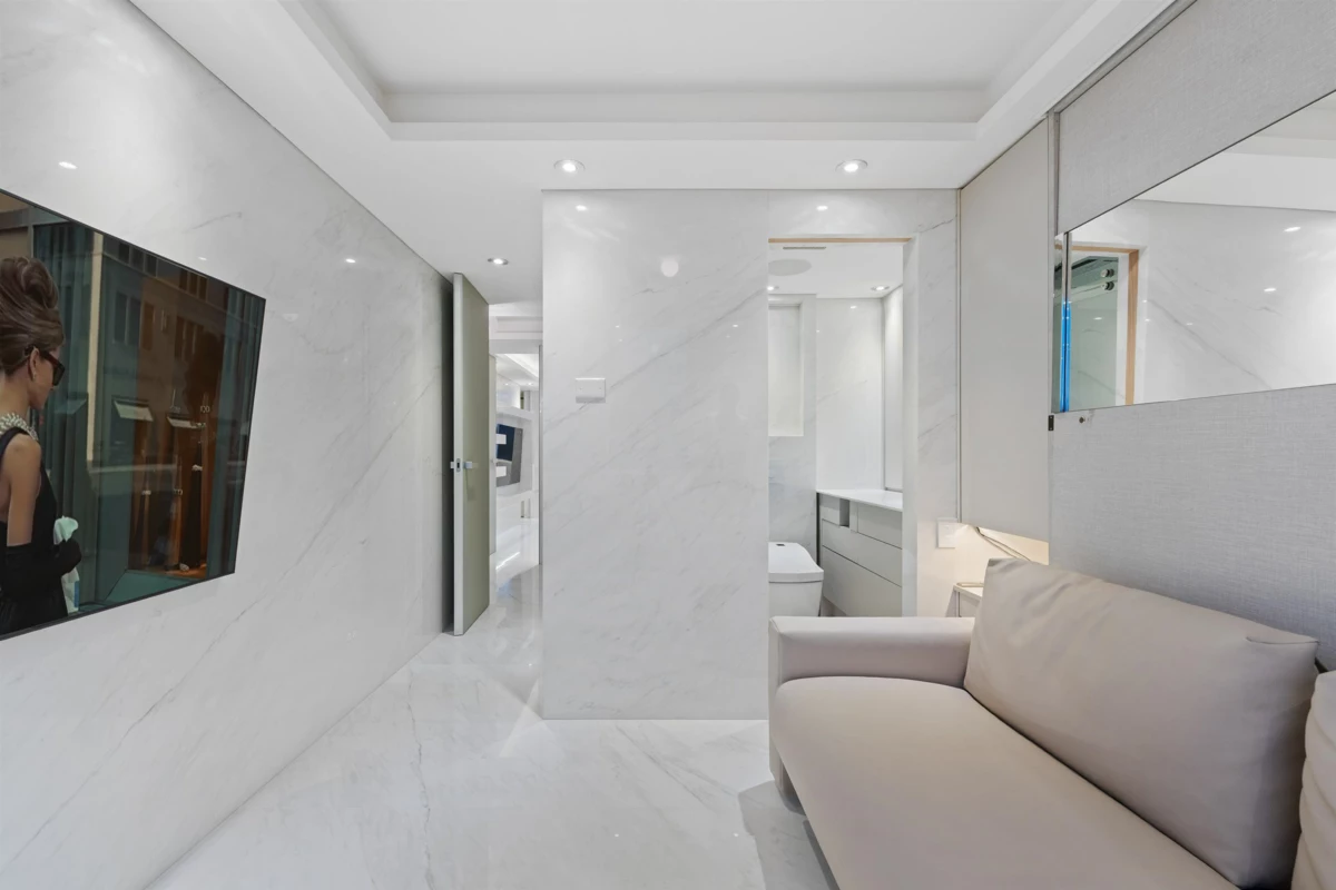 Backyard Photo of 1501 845 Chilco Street, Vancouver, BC