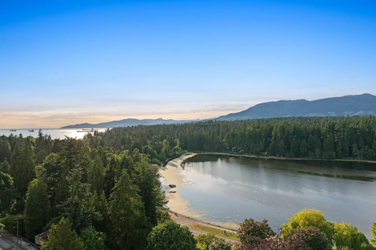 Exterior Rear Photo of 1501 845 Chilco Street, Vancouver, BC