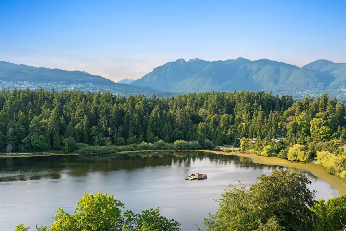 Family Room Photo of 1501 845 Chilco Street, Vancouver, BC