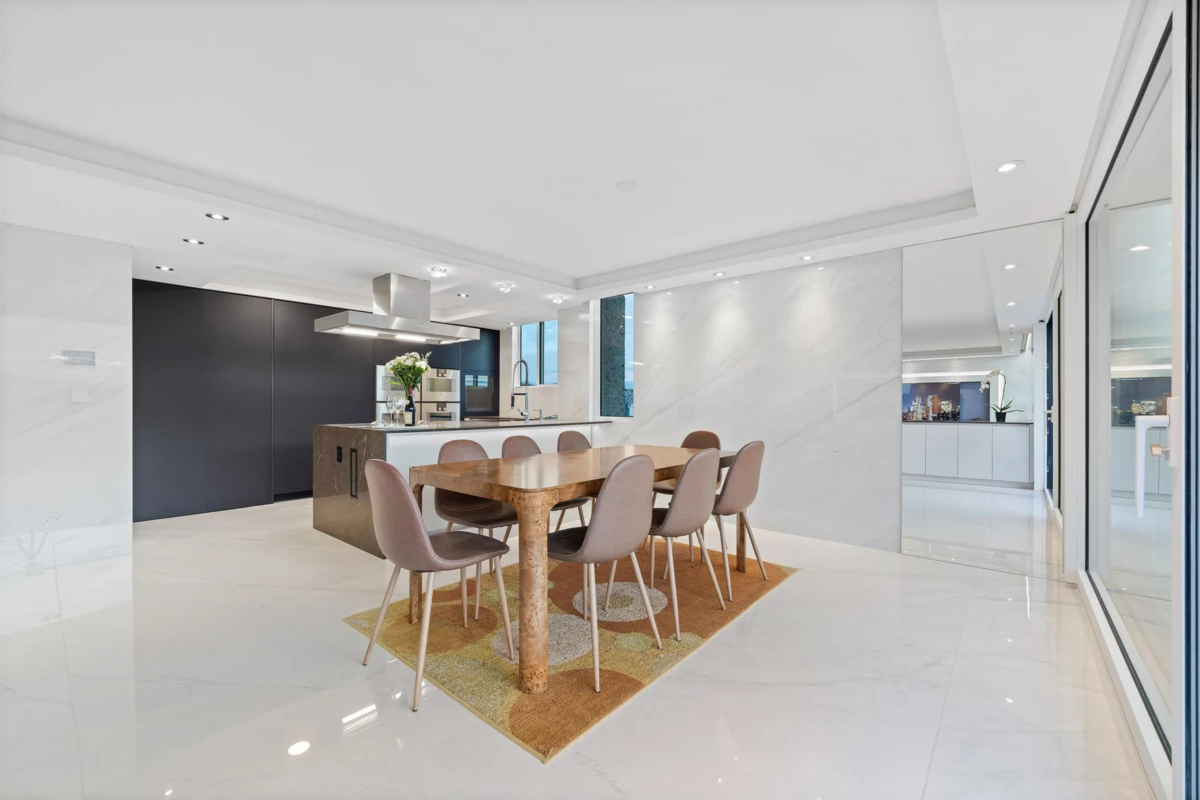 Hot Tub / Spa Photo of 1501 845 Chilco Street, Vancouver, BC