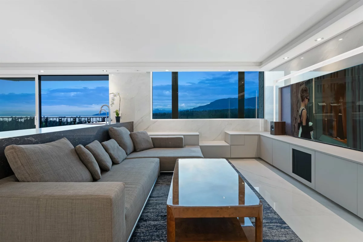 Outdoor Kitchen Photo of 1501 845 Chilco Street, Vancouver, BC