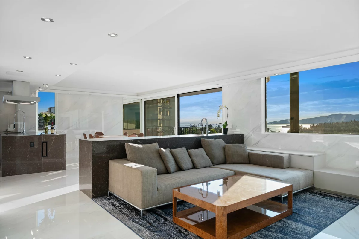 Primary Bedroom Photo of 1501 845 Chilco Street, Vancouver, BC