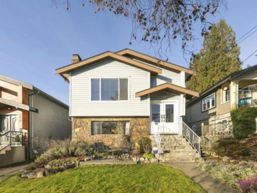 324 W 28th Street, North Vancouver, BC