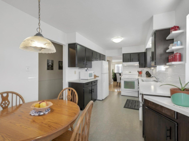Guest Bathroom Photo of 324 W 28th Street, North Vancouver, BC