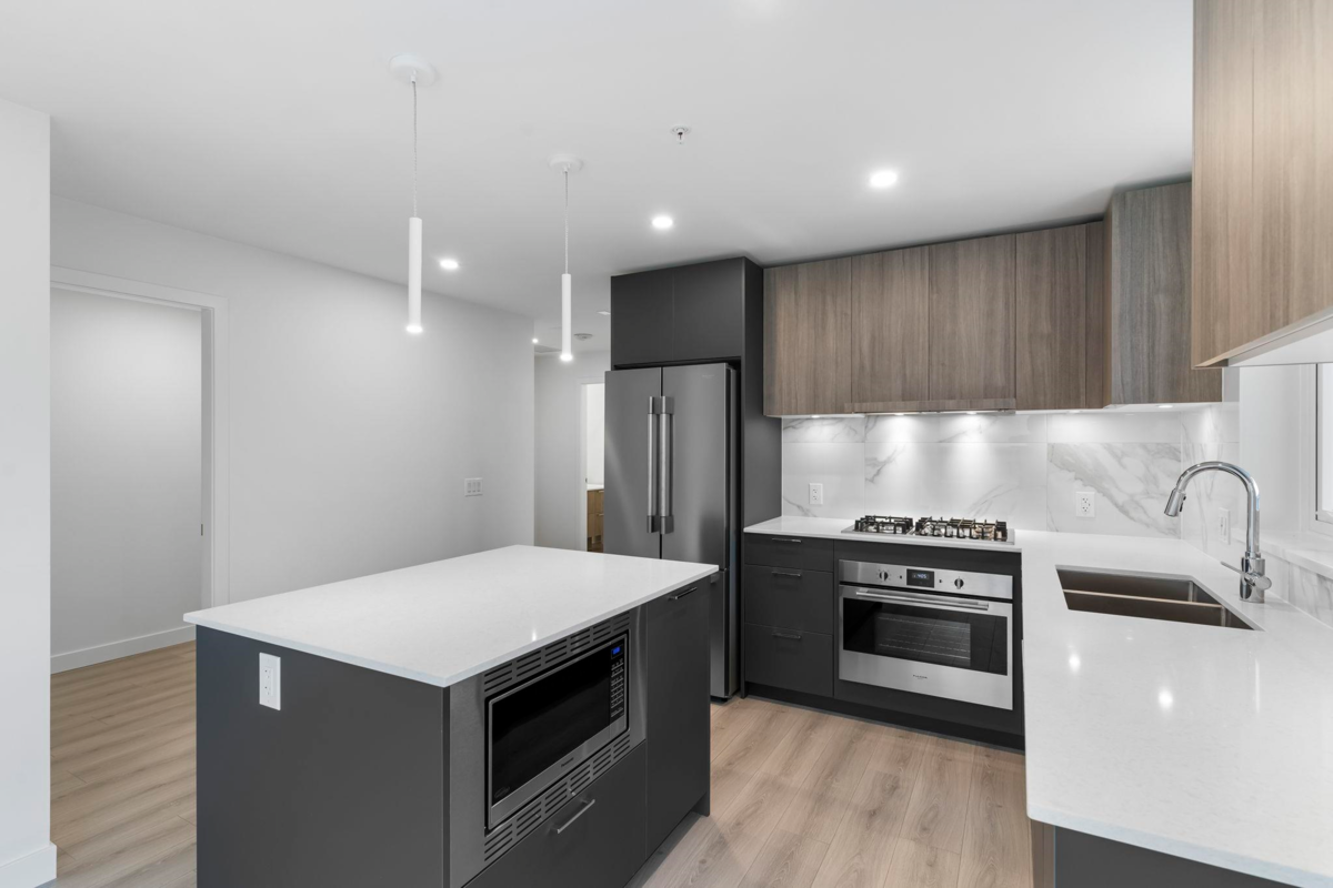 Primary Bathroom Photo of 801 20065 85 Avenue, Langley, BC