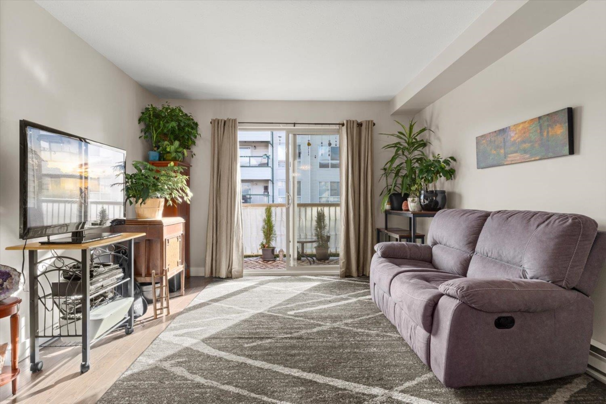 Family Room Photo of 205 7435 Shaw Avenue, Chilliwack, BC