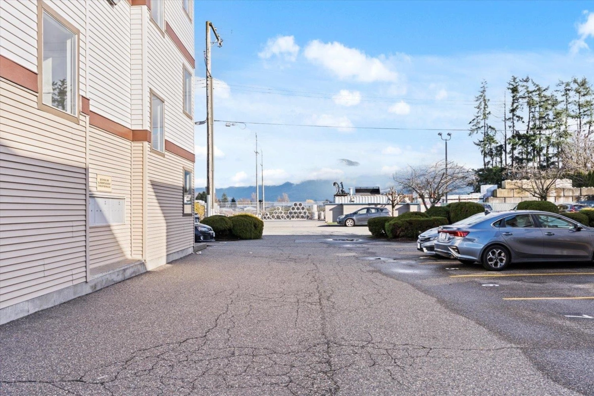 Hallway Photo of 205 7435 Shaw Avenue, Chilliwack, BC