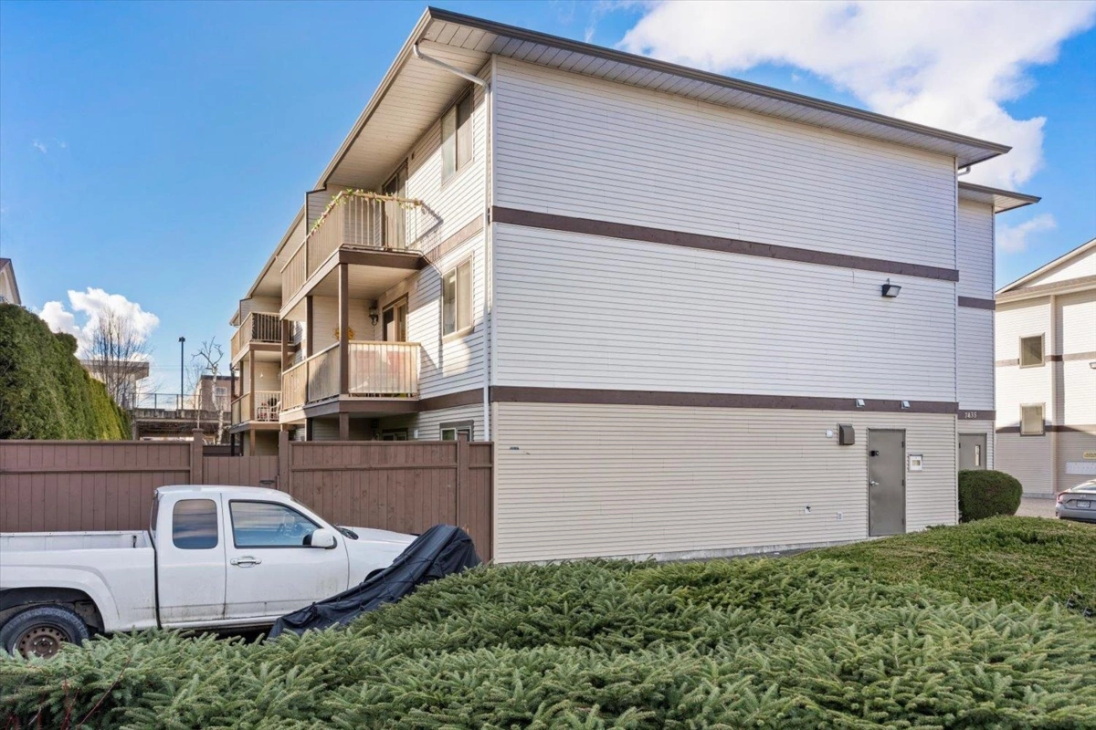 Laundry Room Photo of 205 7435 Shaw Avenue, Chilliwack, BC