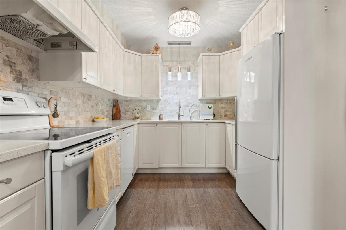 Primary Bedroom Photo of 205 7435 Shaw Avenue, Chilliwack, BC