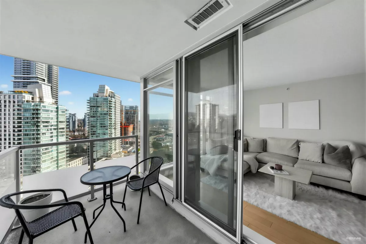 Powder Room Photo of 2005 2133 Douglas Road, Burnaby, BC