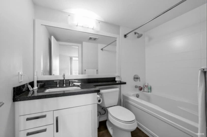 Primary Bathroom Photo of 2005 2133 Douglas Road, Burnaby, BC