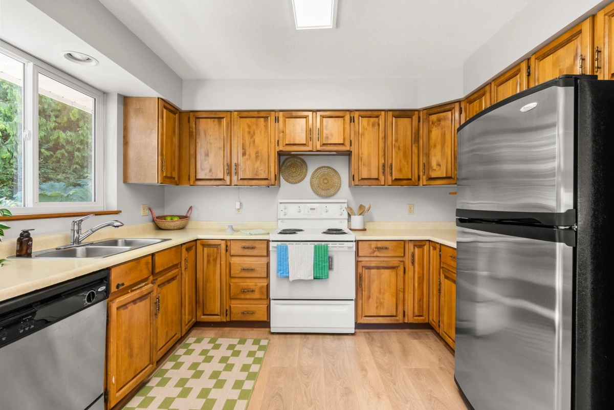 Bedroom 3 Photo of 7653 Redrooffs Road, Halfmoon Bay, BC