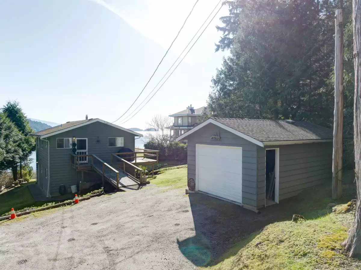 Front Yard Photo of 7653 Redrooffs Road, Halfmoon Bay, BC