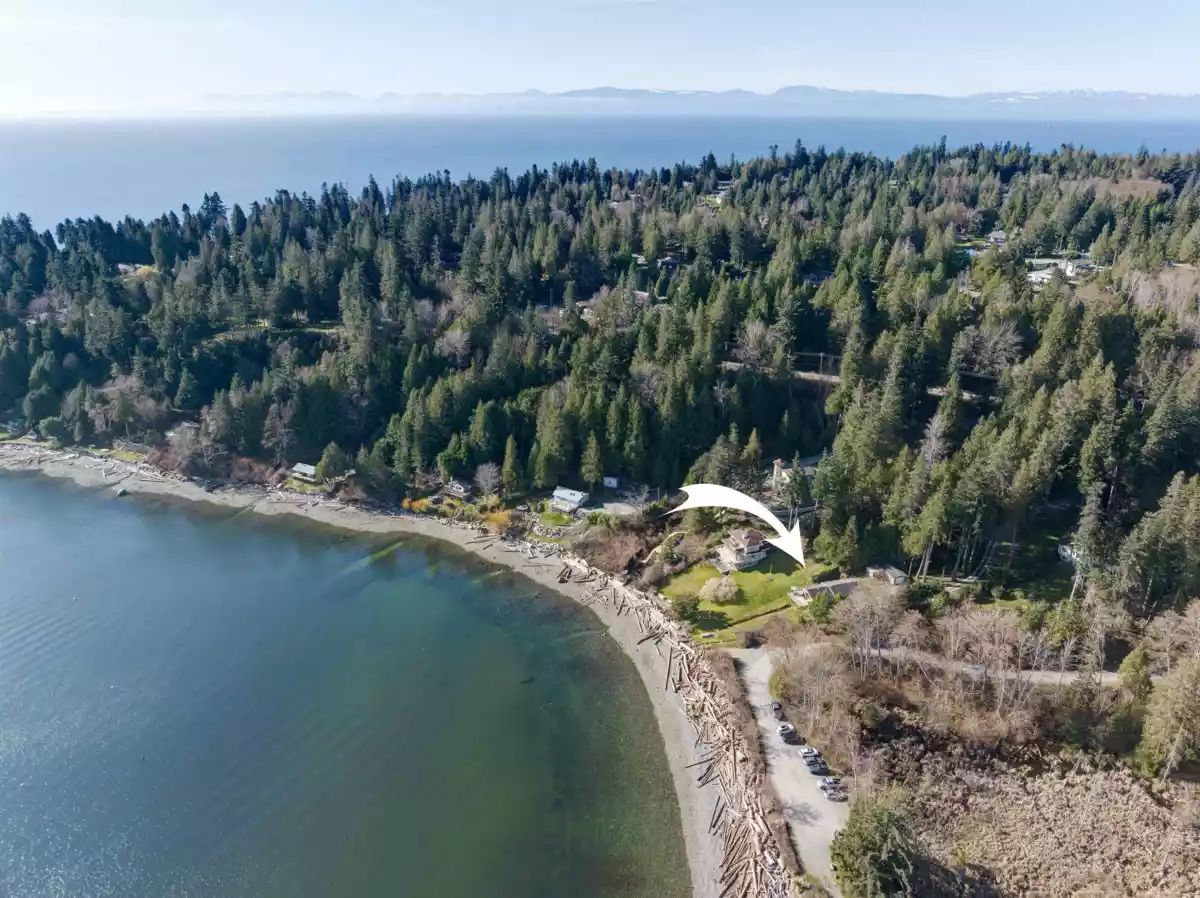 Hot Tub / Spa Photo of 7653 Redrooffs Road, Halfmoon Bay, BC