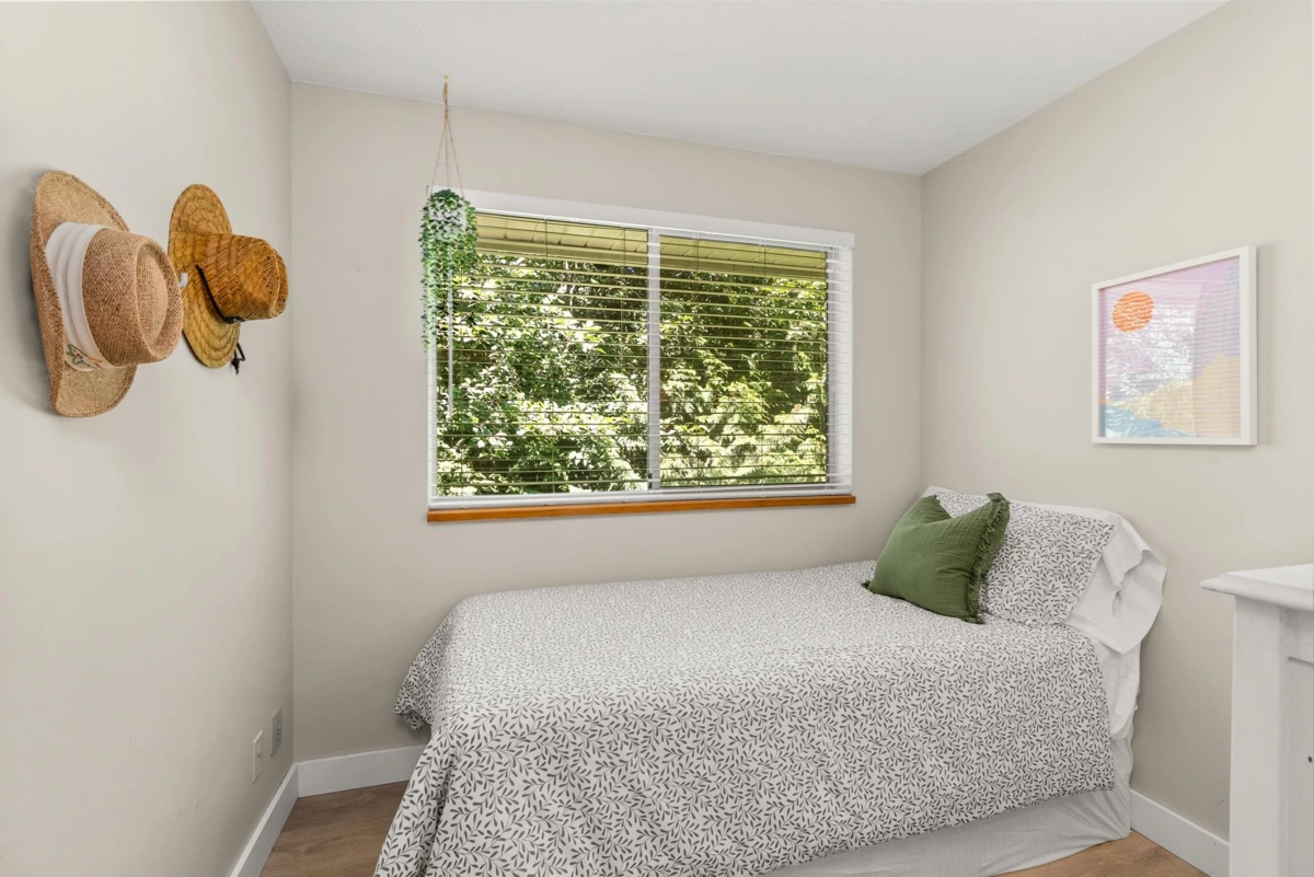 Loft / Bonus Room Photo of 7653 Redrooffs Road, Halfmoon Bay, BC