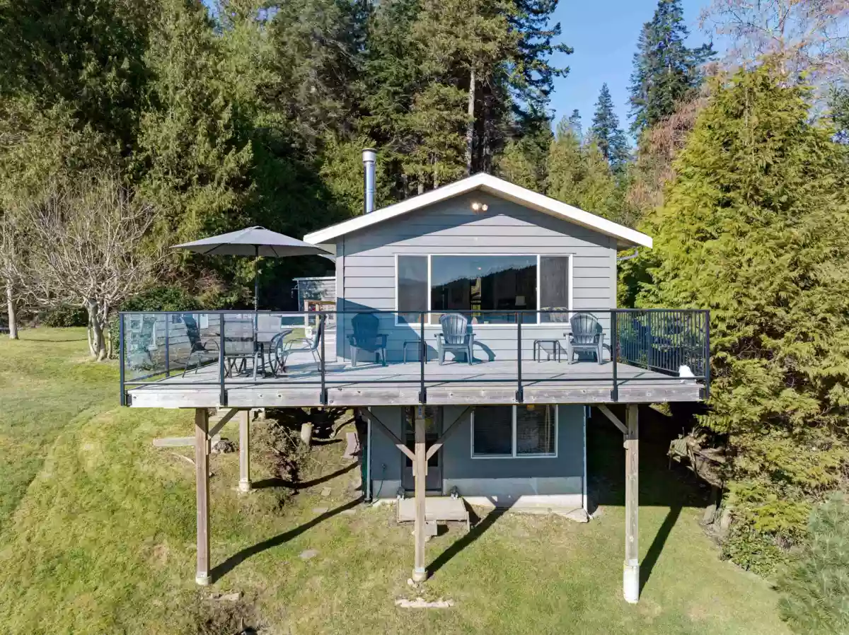 Outdoor Patio Photo of 7653 Redrooffs Road, Halfmoon Bay, BC