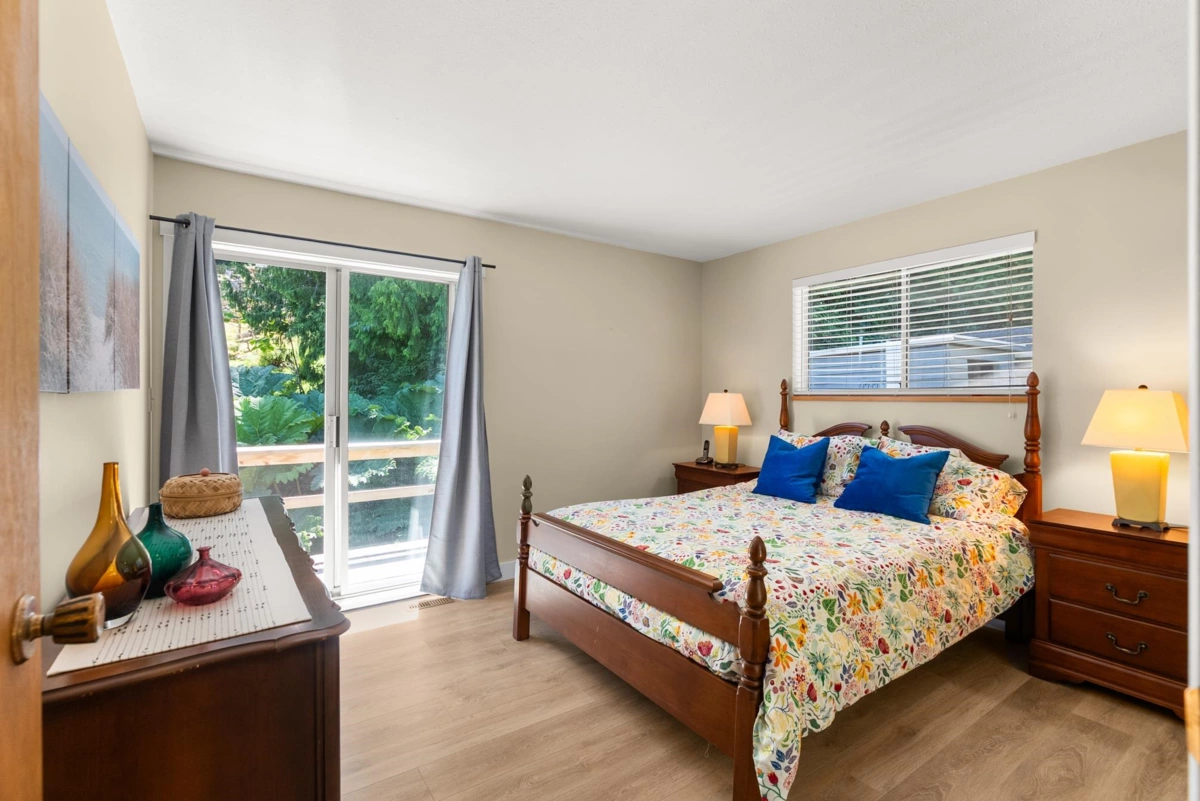 Powder Room Photo of 7653 Redrooffs Road, Halfmoon Bay, BC