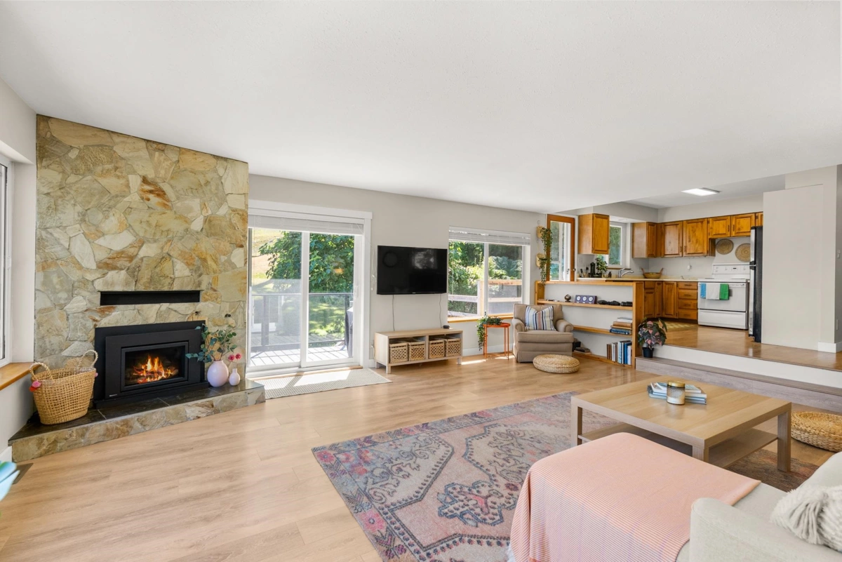 Primary Bedroom Photo of 7653 Redrooffs Road, Halfmoon Bay, BC