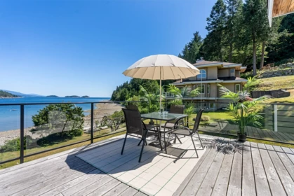 7653 Redrooffs Road, Halfmoon Bay, BC, Halfmoon Bay — Single Family Residence for sale