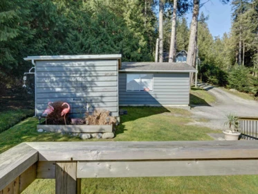 Garden / Landscaping Photo of 7653 Redrooffs Road, Halfmoon Bay, BC