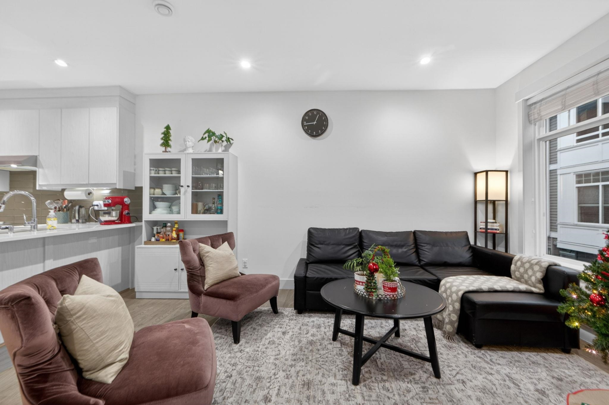 Breakfast Nook Photo of 9 11267 133 Street, Surrey, BC