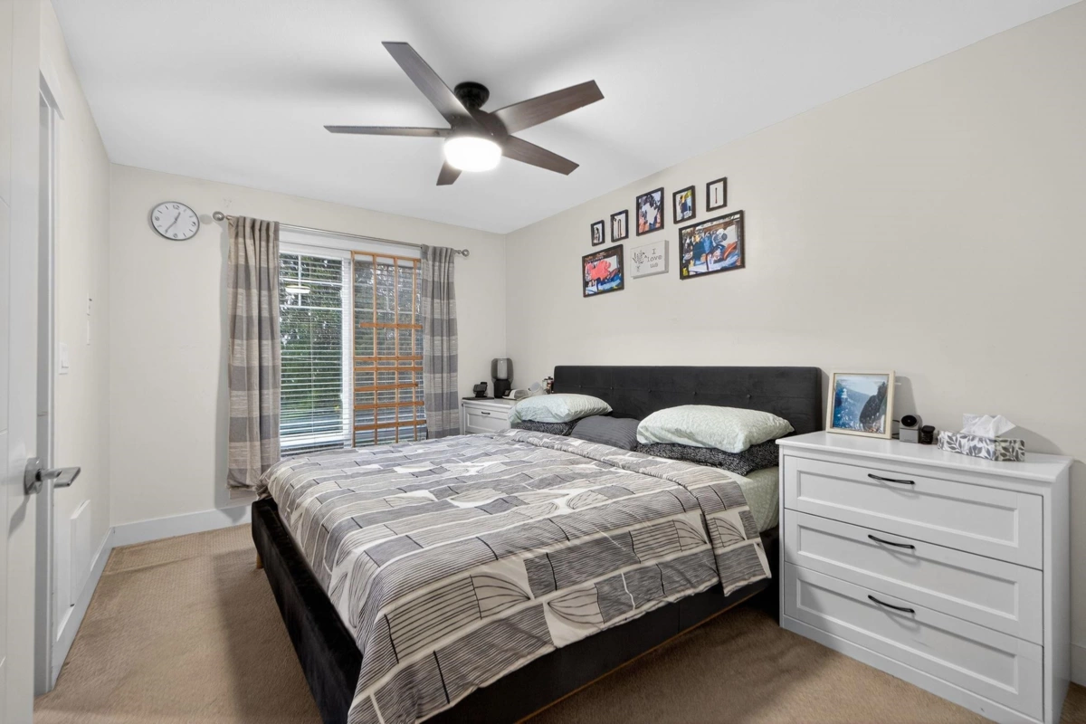 Entry Foyer Photo of 9 11267 133 Street, Surrey, BC