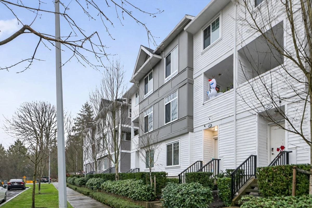 Living Room Photo of 9 11267 133 Street, Surrey, BC