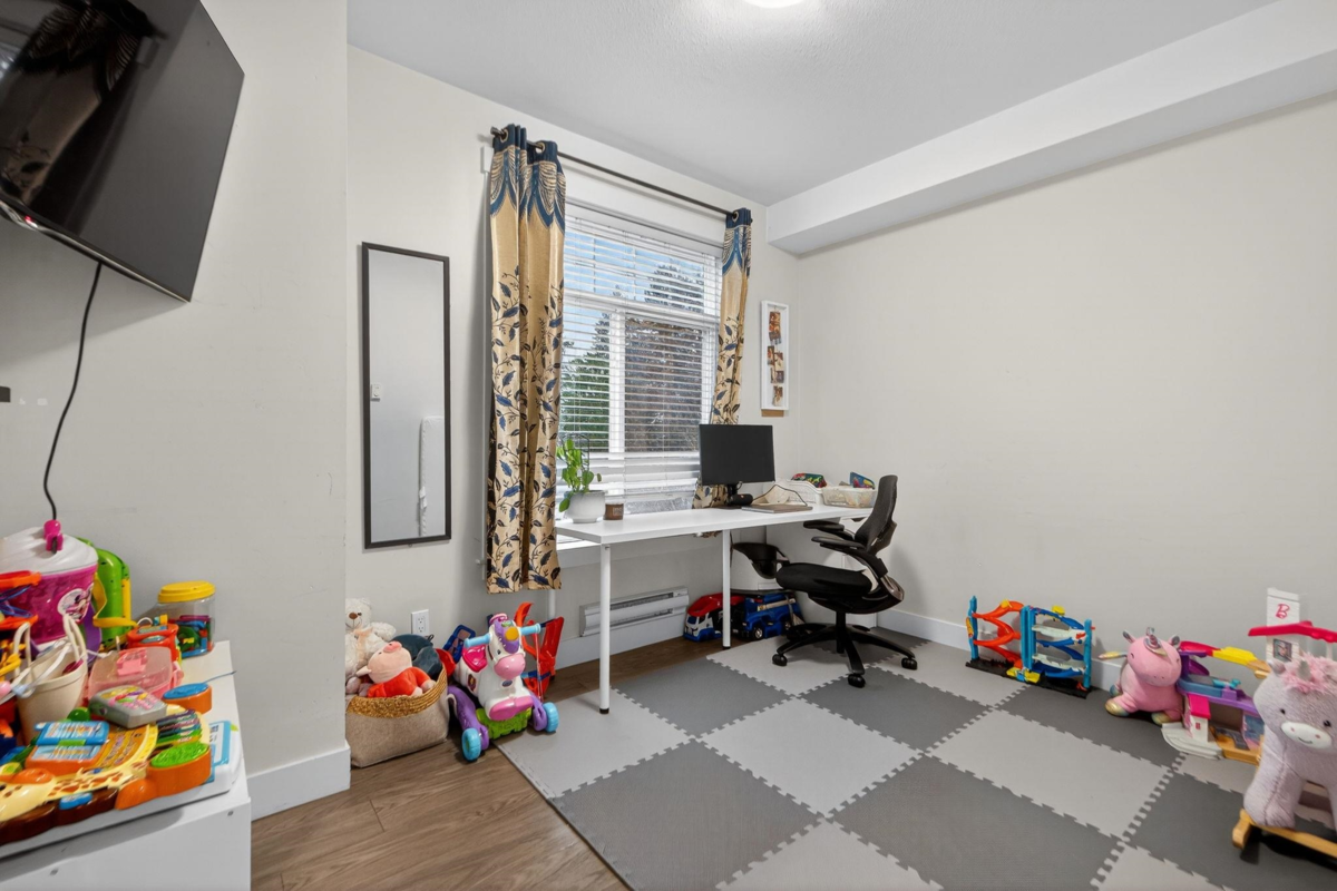 Powder Room Photo of 9 11267 133 Street, Surrey, BC