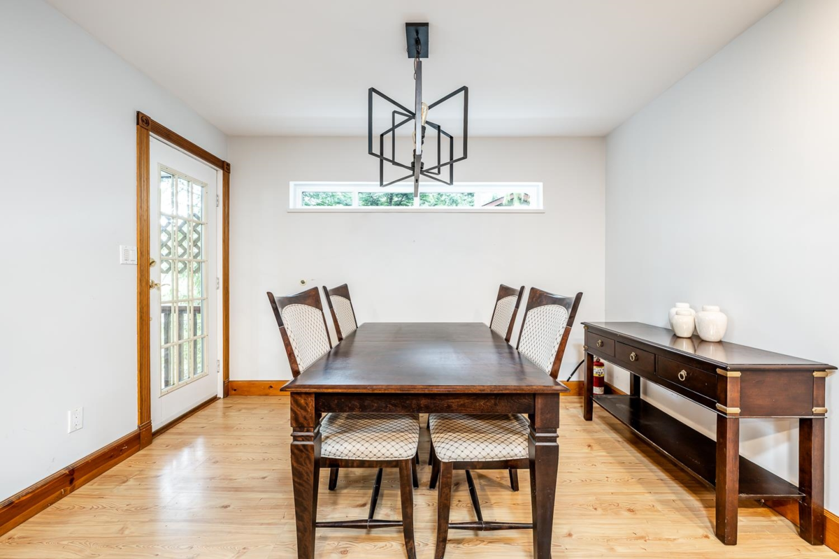 Entry Foyer Photo of 40449 Thunderbird Ridge, Squamish, BC