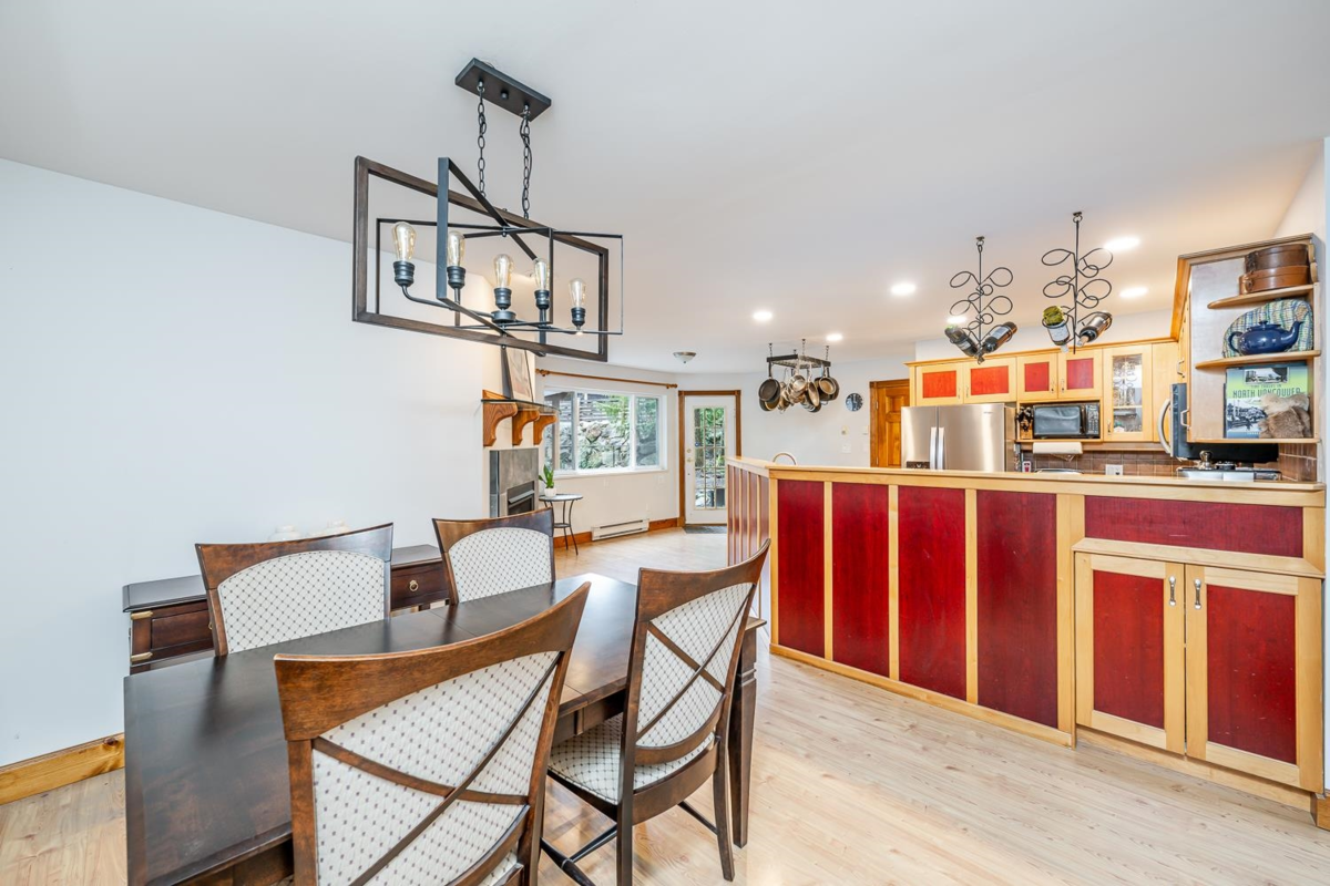 Hallway Photo of 40449 Thunderbird Ridge, Squamish, BC