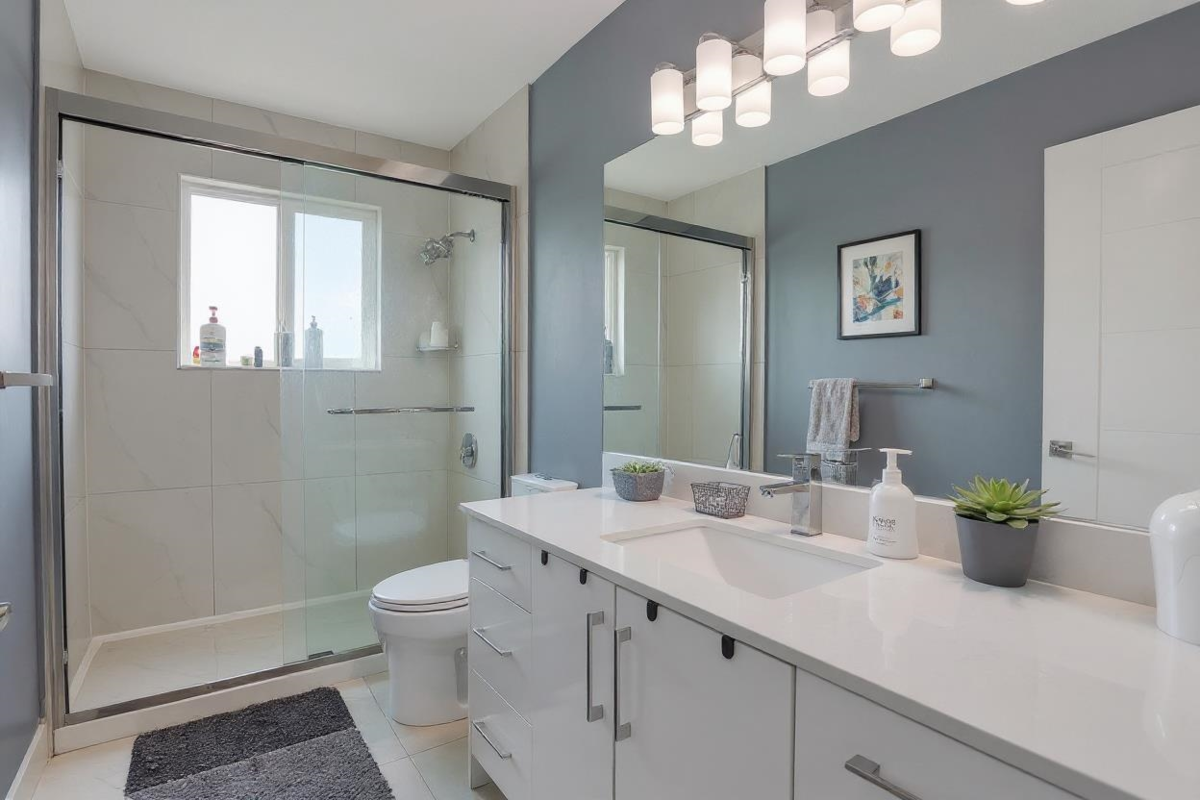 Breakfast Nook Photo of 9024 123a Street, Surrey, BC