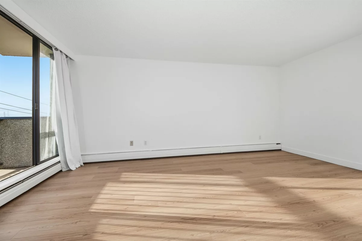 Guest Bathroom Photo of 407 145 St. Georges Avenue, North Vancouver, BC