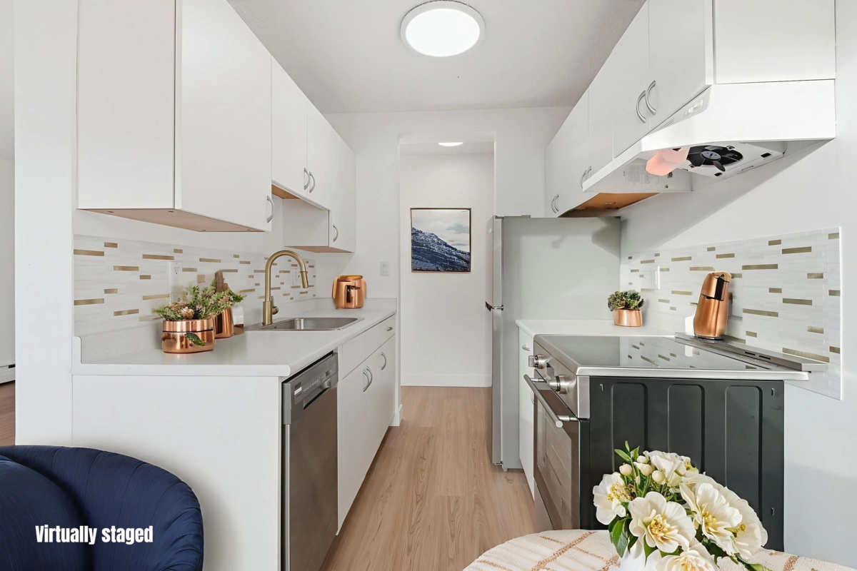 Living Room Photo of 407 145 St. Georges Avenue, North Vancouver, BC