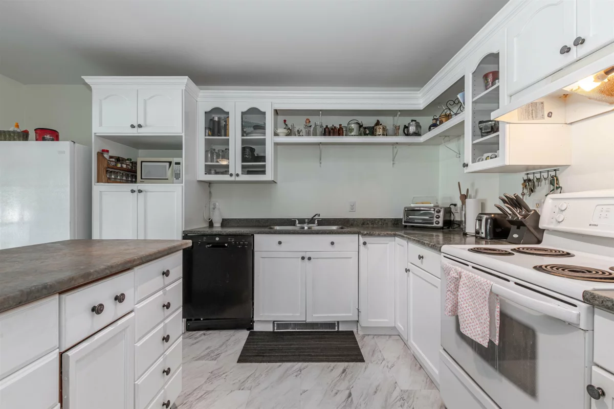 Breakfast Nook Photo of 58465 Laidlaw Road, Laidlaw, BC