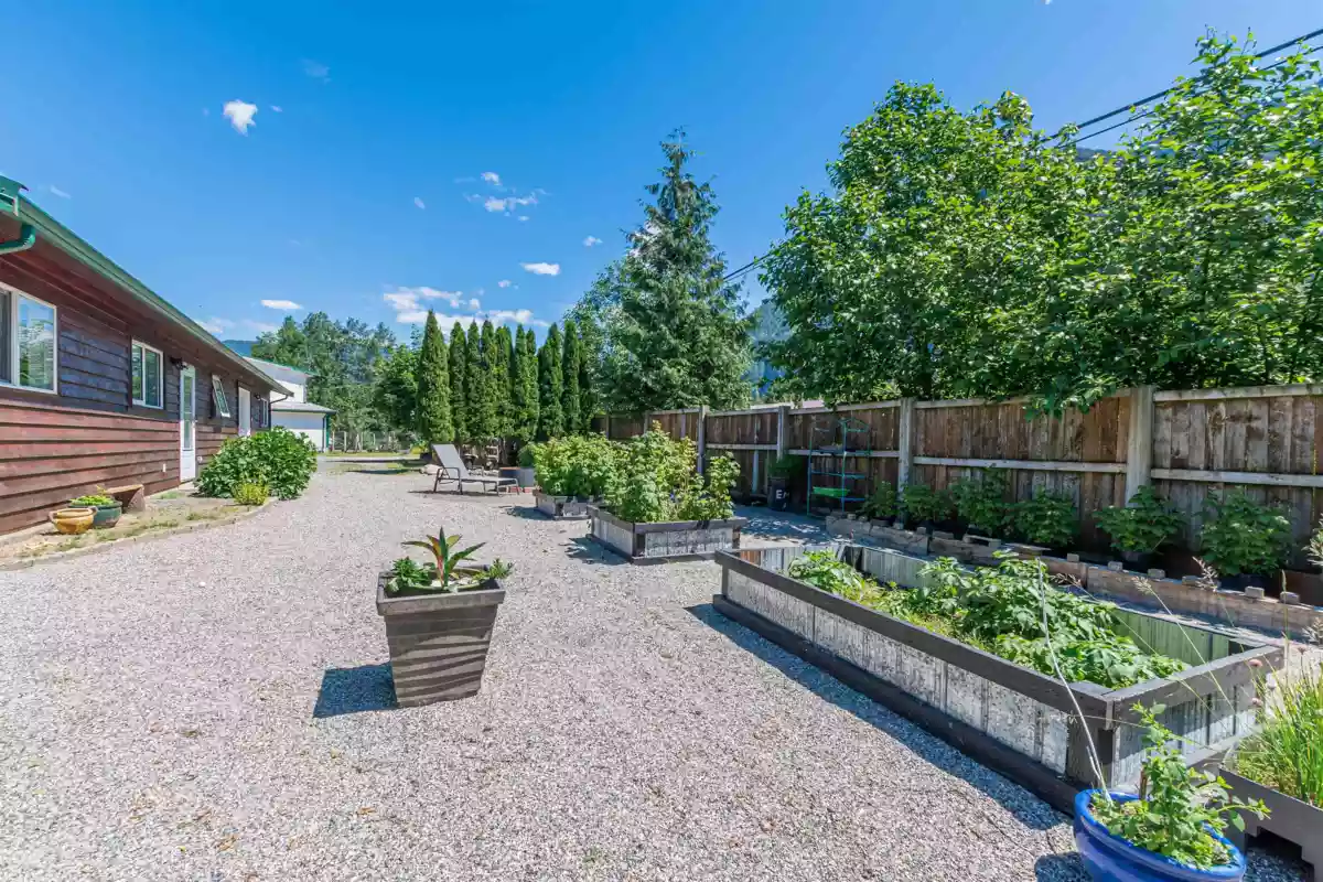 Family Room Photo of 58465 Laidlaw Road, Laidlaw, BC