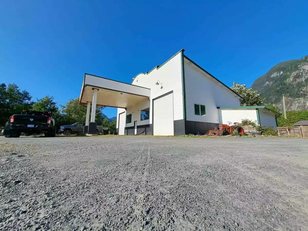 Swimming Pool Photo of 58465 Laidlaw Road, Laidlaw, BC