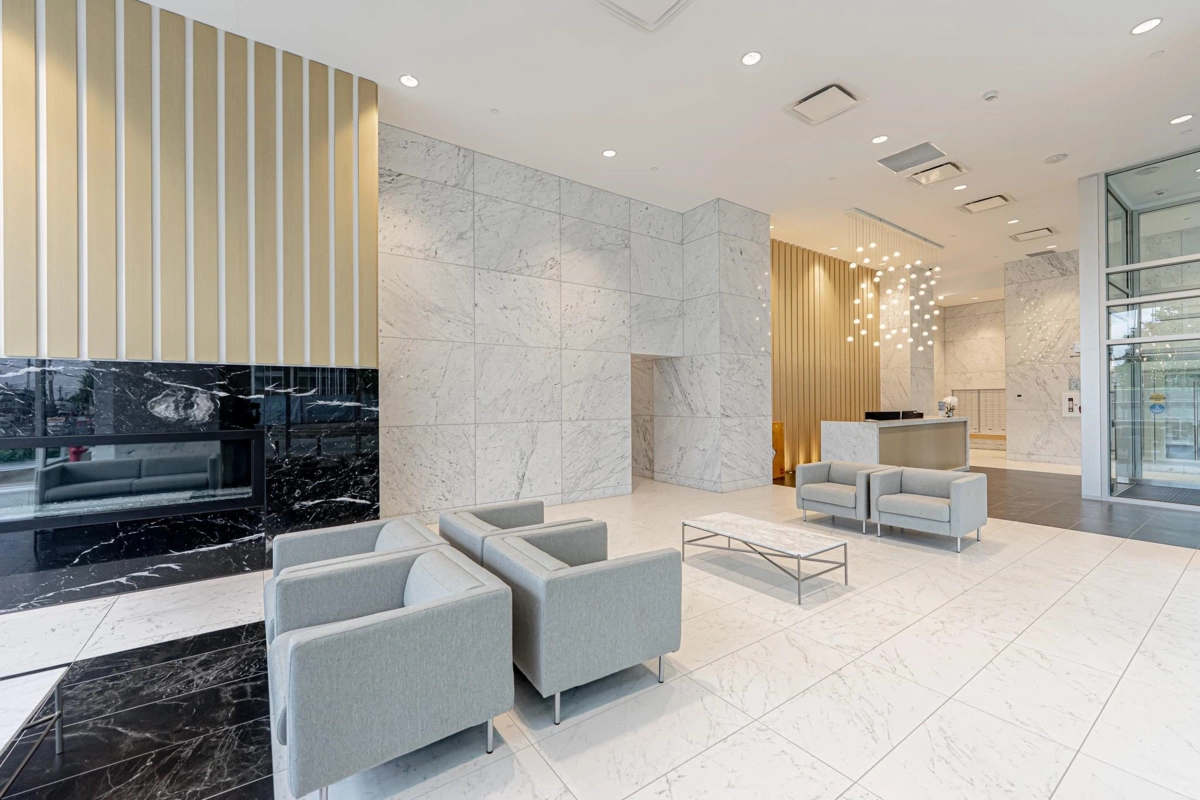 Backyard Photo of 3406 2085 Skyline Court, Burnaby, BC