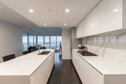 3406 2085 Skyline Court, Burnaby, BC, Burnaby — Apartment/Condo for sale