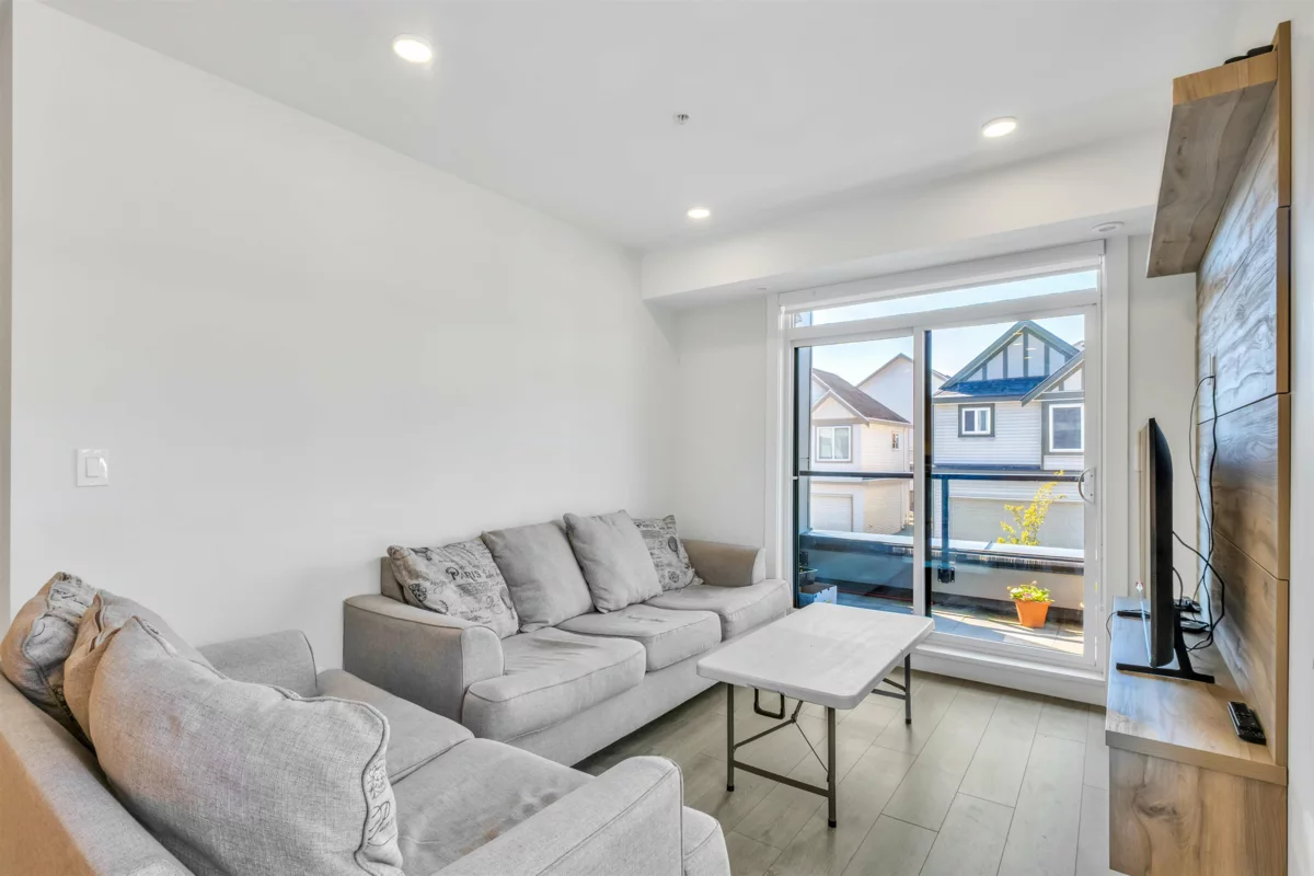 Dining Area Photo of 212 14818 60 Avenue, Surrey, BC