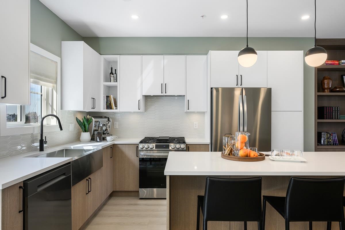 Family Room Photo of 33 7716 207 Street, Langley, BC